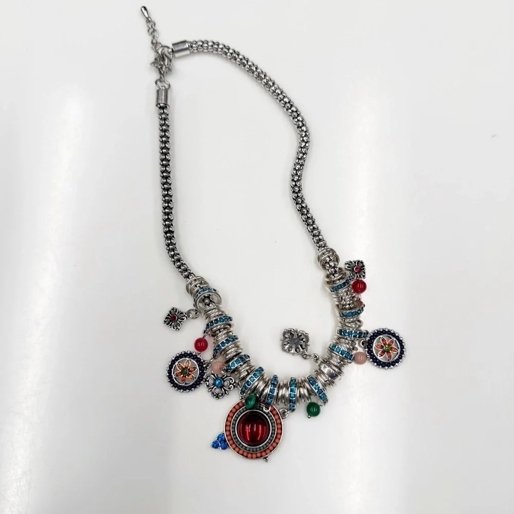 NWOT Boutique Bohemian Multicolor Rhinestone Pendants Chunky Silver Necklace